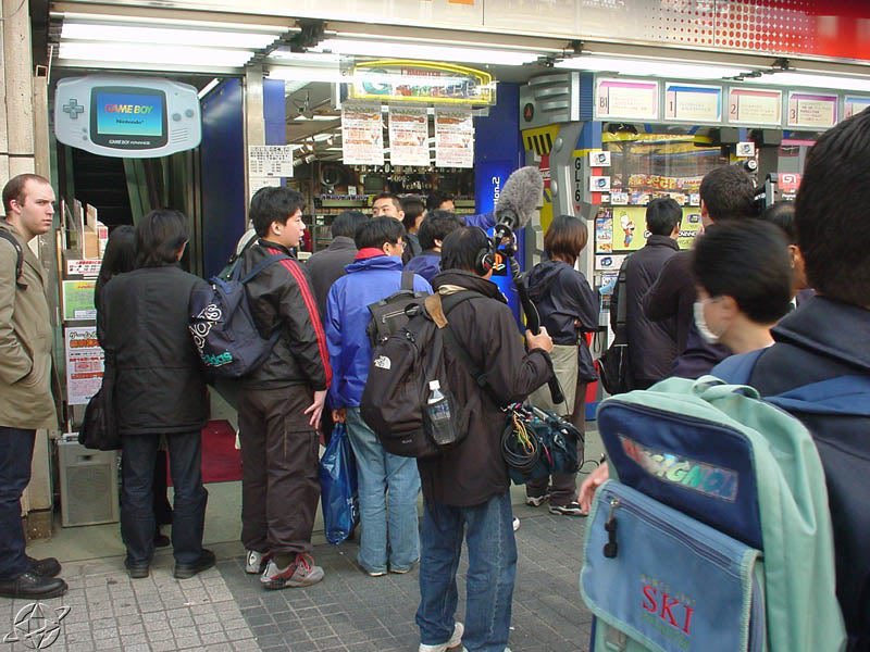 2001 Live tweet media