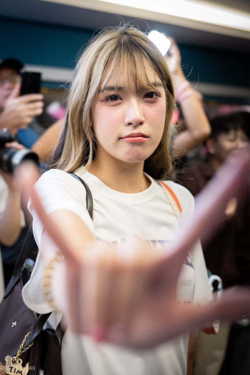 TDS_048's tweet photo. เหลือสเตจพรุ่งนี้อีกวัน น้ำมนต์สู้ๆ
เก่งมากแล้ววันนี้
แล้วเจอกัน ✌️
.
#NammonnBNK48 #BNK48
#TeamNV https://t.co/gRC4DSb0Hi