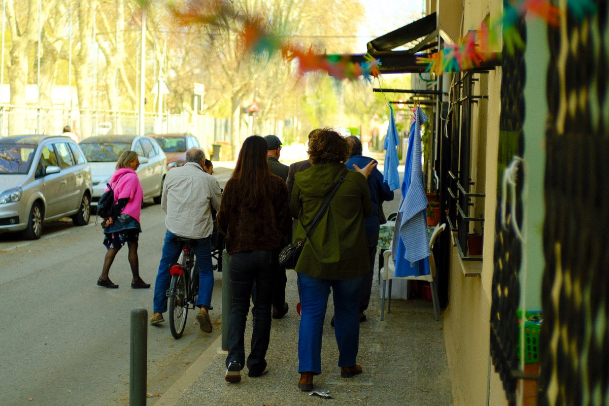 GuanyemGirona's tweet photo. 🏘️🌿 Avui hem celebrat la primera passejada de primavera de Guanyem parlant del passat, present i futur del barri del #PontMajor.
🚶♂️ A peu de carrer explicant i parlant amb veïns i veïnes d’arreu de la ciutat. https://t.co/CTBex3N5YS