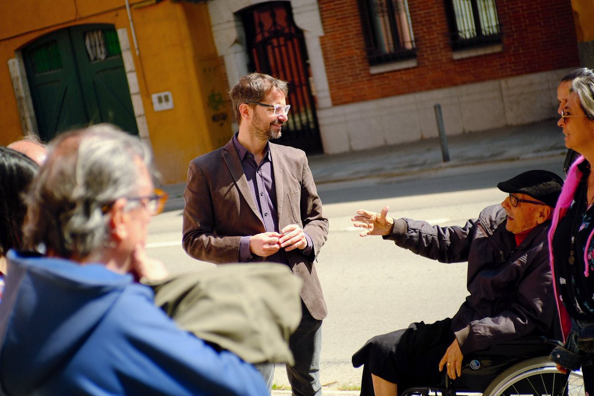 GuanyemGirona's tweet photo. 🏘️🌿 Avui hem celebrat la primera passejada de primavera de Guanyem parlant del passat, present i futur del barri del #PontMajor.
🚶♂️ A peu de carrer explicant i parlant amb veïns i veïnes d’arreu de la ciutat. https://t.co/CTBex3N5YS