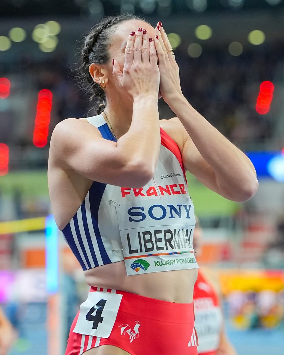 stadion_actu's tweet photo. 𝗖̧𝗔 𝗖'𝗘𝗦𝗧 𝗙𝗔𝗜𝗧 ! 🤪��

👏 Excellente prestation de Clara Liberman qui arrache son billet pour la finale mondiale en salle du 800 m en terminant deuxième de sa demie en 2'00"28 à Torun ! 🚀

🔜 Ultime bataille dimanche à 19h53 ⚔️

#WorldIndoorChamps

📸 @stadion_actu https://t.co/GIxhzEDpKH