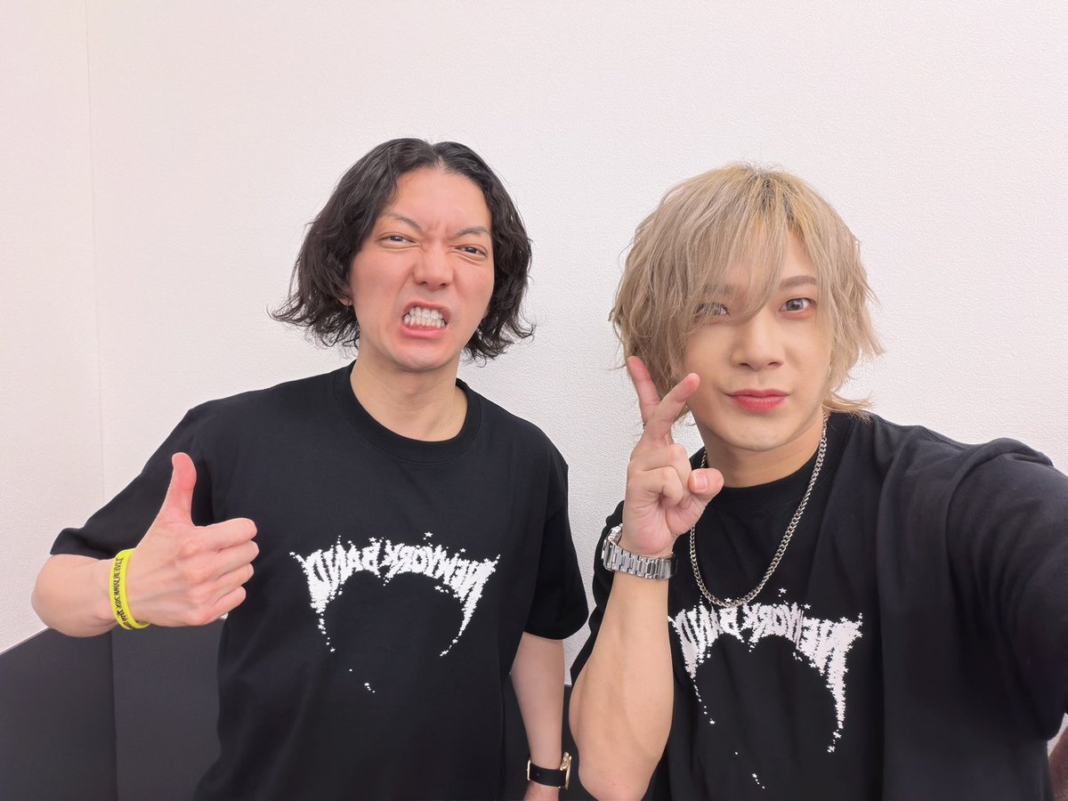 honda_0411's tweet photo. #ニューヨークバンド
ありがとうございました！！

青春空間すぎた
そして前人未到のコピーでZepp!
ありがとうございました。
ニューヨークバンドの
第一ベースで光栄です！

そして終わりなき旅も青木マッチョさんと
歌わせていただきました！
涙ぐんだ。笑

今日を機にOWV知ってくださった方、
夏から全国ツアー、そして
年末に両国国技館でワンマンあるので
是非来てください！！

今日は本当にありがとうございました！