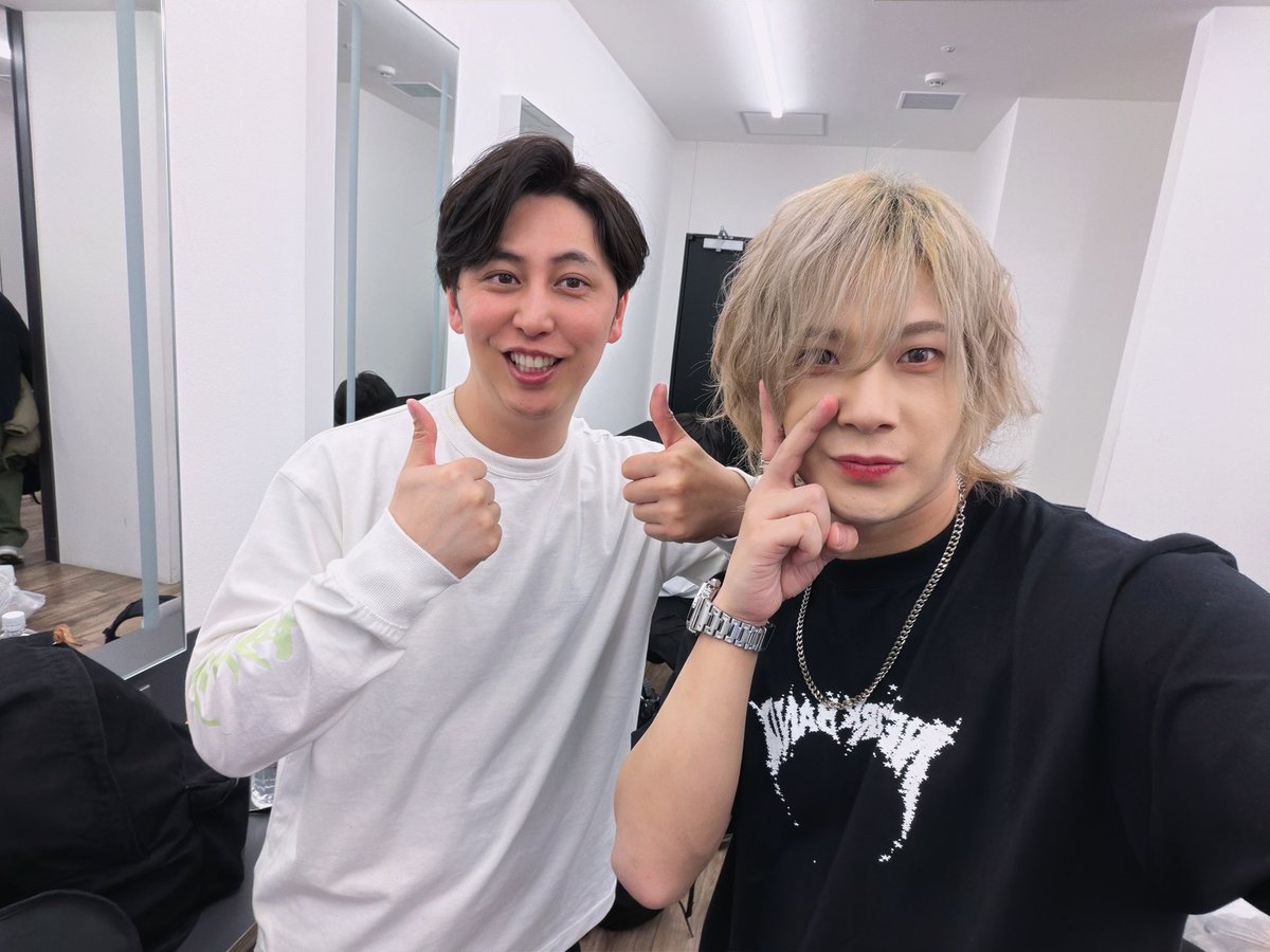 honda_0411's tweet photo. #ニューヨークバンド
ありがとうございました！！

青春空間すぎた
そして前人未到のコピーでZepp!
ありがとうございました。
ニューヨークバンドの
第一ベースで光栄です！

そして終わりなき旅も青木マッチョさんと
歌わせていただきました！
涙ぐんだ。笑

今日を機にOWV知ってくださった方、
夏から全国ツアー、そして
年末に両国国技館でワンマンあるので
是非来てください！！

今日は本当にありがとうございました！