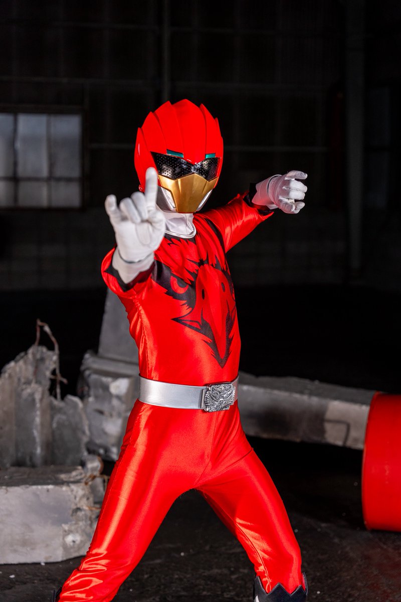 红-战-士 tweet media