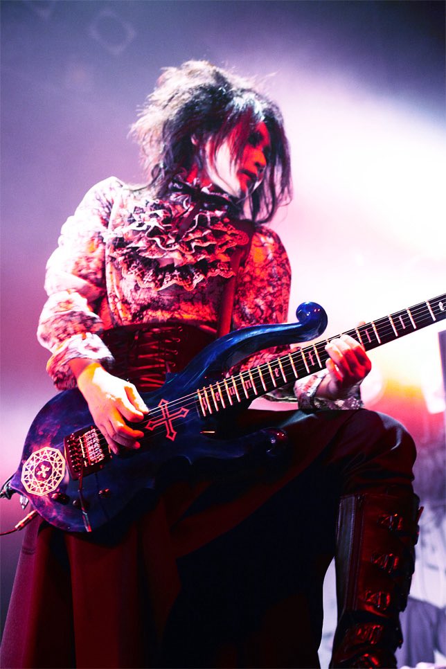 𝔭𝔯𝔢𝔱𝔱𝔶 𝔡𝔬𝔩𝔩 𝔐𝔞𝔫𝔞 𝔠𝔥𝔞𝔫 tweet media