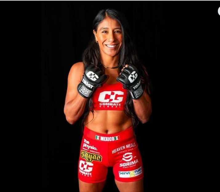 semplificato's tweet photo. Kenia Enriquez🇲🇽 crossed over to MMA. Enriquez stepped aside when she was next in line to Alaniz, given Fundora the opportunity to fight in undisputed bout. Thought she would be fighting the winner, who knows the reason they moved on, Enriquez is the only fight to make next. https://t.co/TbDoNq94Bc