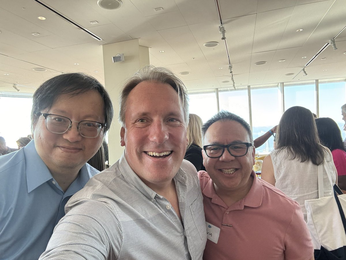 ValoSecurity's tweet photo. Fun times at the Salesforce tower Ohana floor celebrating community leaders, our office has hosted many user groups in 2025 - thanks all! https://t.co/PnjCeUYFMt