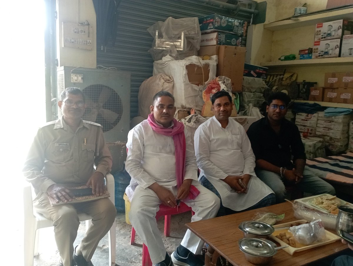 santoshbhadohi's tweet photo. #विधानसभा 392#भदोही_चौरी_क्षेत्र
आप सभी को ' ईद- उल-फ़ितर ' की हार्दिक बधाई एवं शुभकामनाएं।
#ईद_मुबारक !
#AkhileshYadav
#SamajwadiParty
#ArjunYadav
#ShyamLalPal
#DimpleYadav
#MeinHoonPDAPariwar
#JPNIC
#MataPrasadPandey
#SamajwadiParty #AkhileshYadav #DimpleYadav https://t.co/g6w3RA8cX6