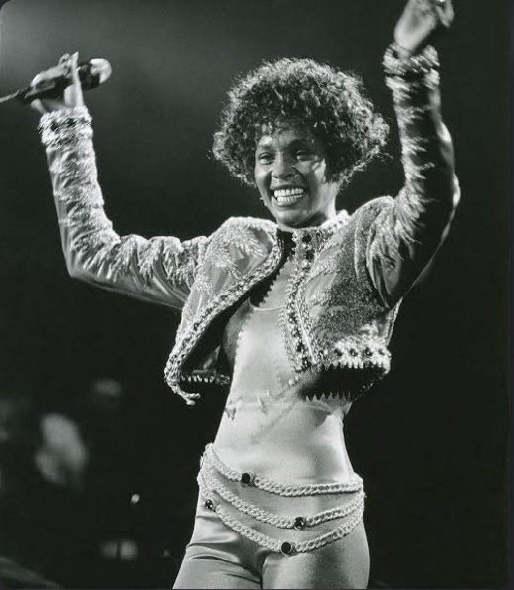 𝓐𝓛𝓘 🪩 tweet media