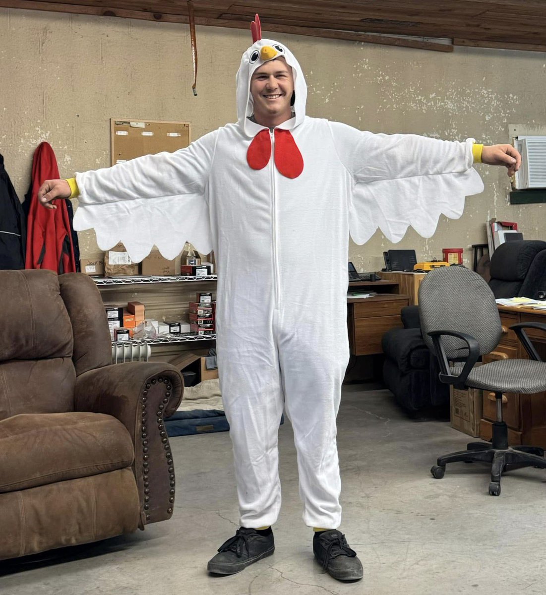 CasesBandA's tweet photo. Happy Birthday Nathan! AKA Delivery Chicken https://t.co/H93Qnce2Ui