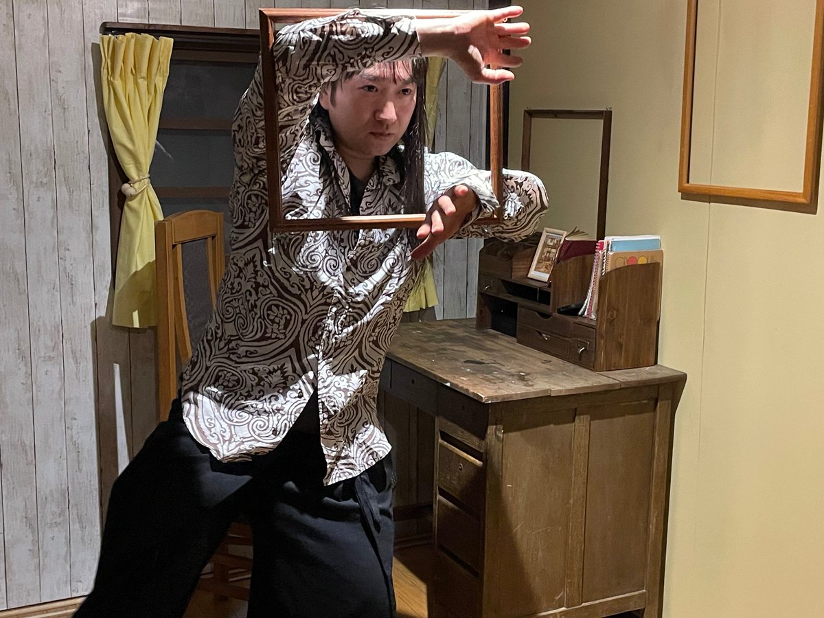 2日目、そしてダンス公演作品は初日でした。『Canvas』の企画そのものを体現するかのような「ごちゃ混ぜ」に心躍ります。明日も19時公演のほか、11:30と14:30に「空間とコンタクト」あり。14時からはクロストークもあるので、それを聞いてから是非！
#混沌堂Canvas