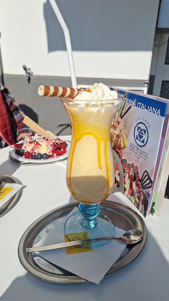 Neylani/Lea tweet media