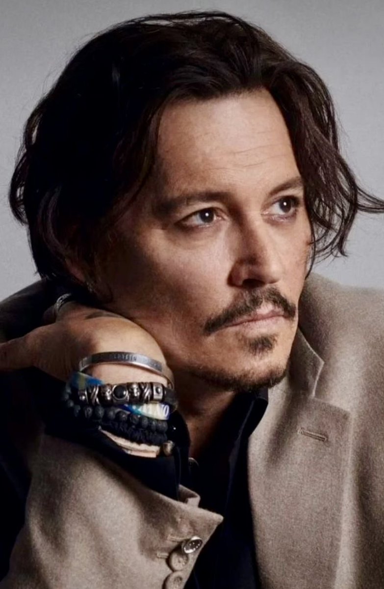 Johnny Depp tweet media