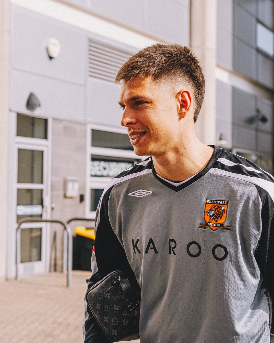 Hull City tweet media