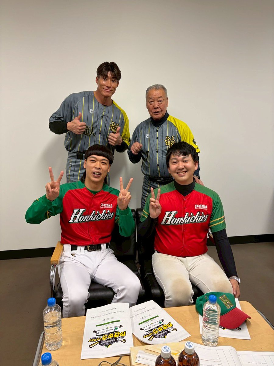 jiketsu87's tweet photo. 熱血タイガース党vs上方ホンキッキーズでした、井川慶投手vsエースの両先発から投手戦になるも4番濱中おさむ選手にタイムリーを許し先制点をとられる、しかし3回に上方打線が岩田稔投手をとらえ5得点、最終回、満塁で桧山選手にまわるもなんとか切り抜けて5-1で勝利、ほんまにほんまに https://t.co/ANnaAsVL1v