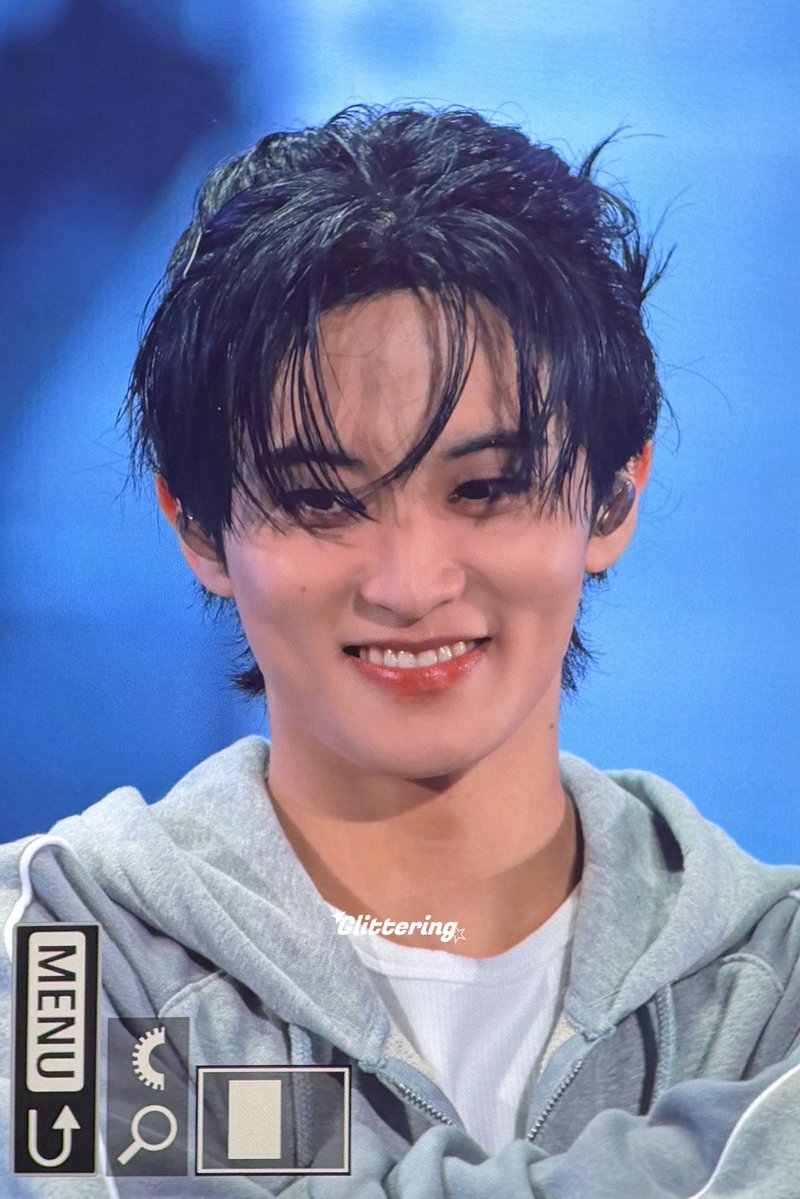 𝙂𝙡𝙞𝙩𝙩𝙚𝙧𝙞𝙣𝙜 tweet media