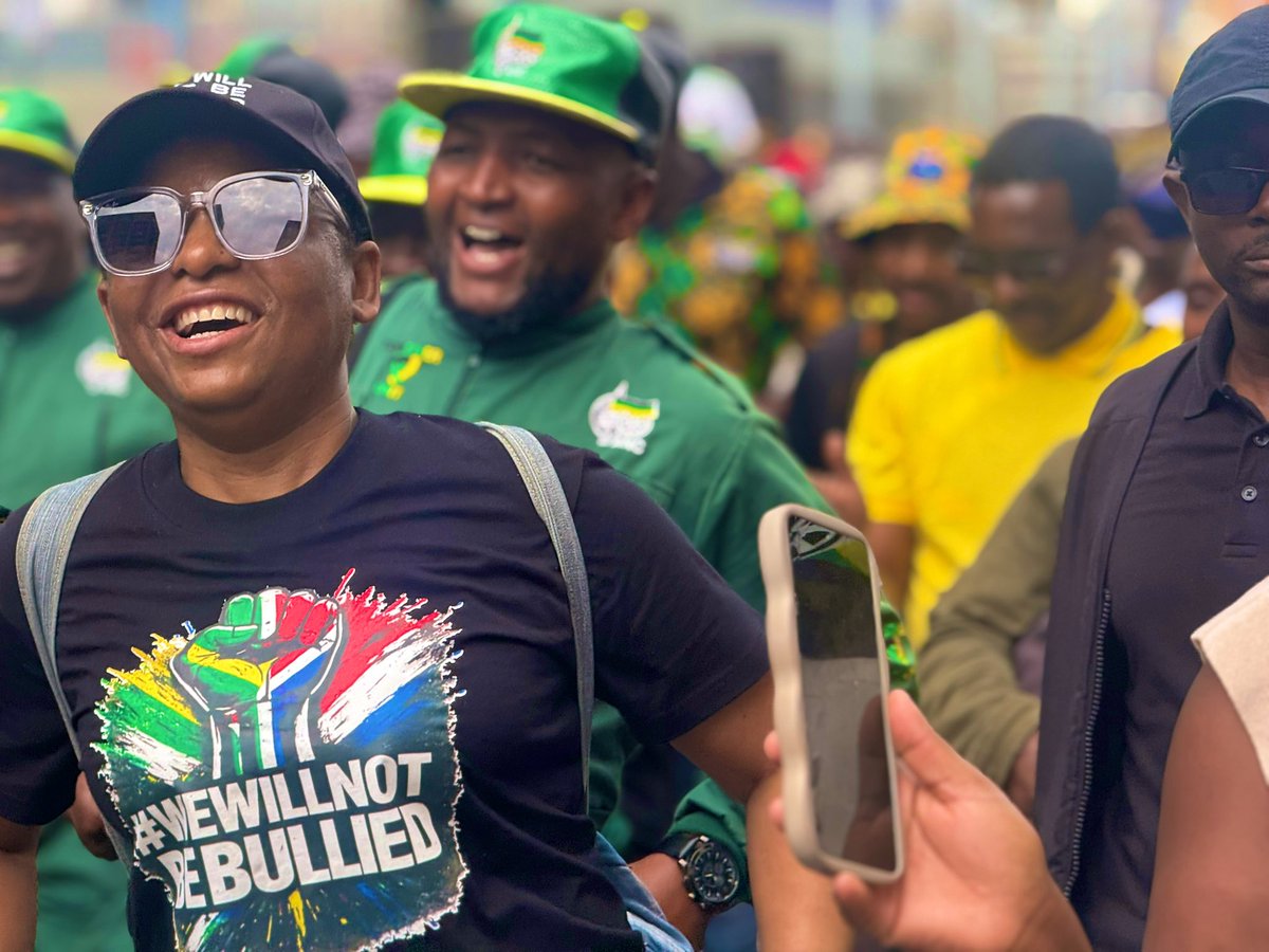 Zhuliyia 朱莉娅 tweet media