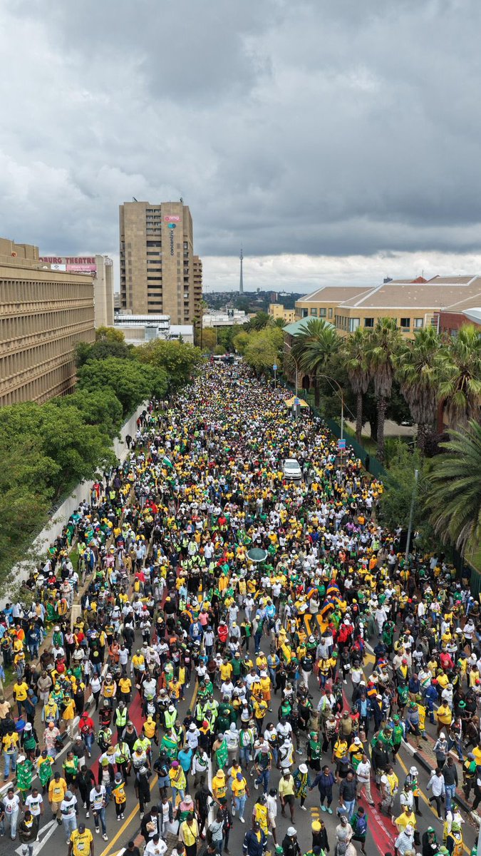 Zhuliyia 朱莉娅 tweet media