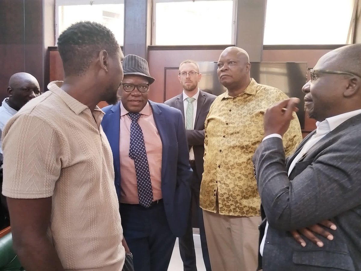 NgarivhumeJ's tweet photo. #BreakingNews: CDF Convener Hon Tendai Biti, Organ Morgan Ncube Fanuel chinowaita (Journalist),  and Nyasha Gerald (Laywer) arrested in Mutare. More to follow... https://t.co/lbpLepNhf0