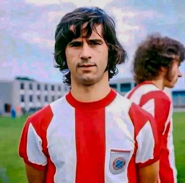 karłos Fost tweet media