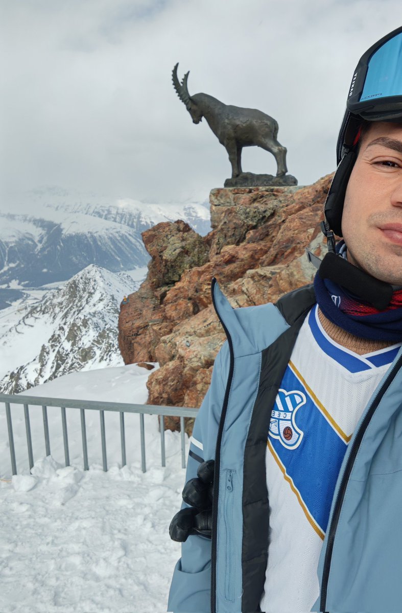 Avui tocarà seguir-ho per la TV però sempre amb l'escapulada al cor 💙🤍