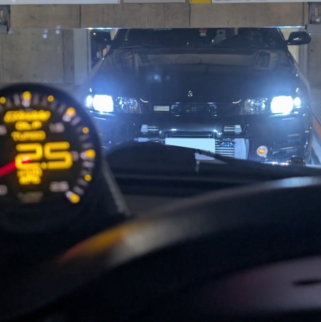 toshiya1975_R33's tweet photo. 今日不思議な車を見かけたんだけど、前を走っていたプリウスがナンバー灯は点灯してるのにテールランプ点いてなかったけど球切れじゃないですよね意図的だよね…夜間の安全意識低すぎ😮💨
#スカイライン #R33
#浜田麻里 今日は #CrisisCode
#浜田麻里自動車部 https://t.co/iMFv929VWJ