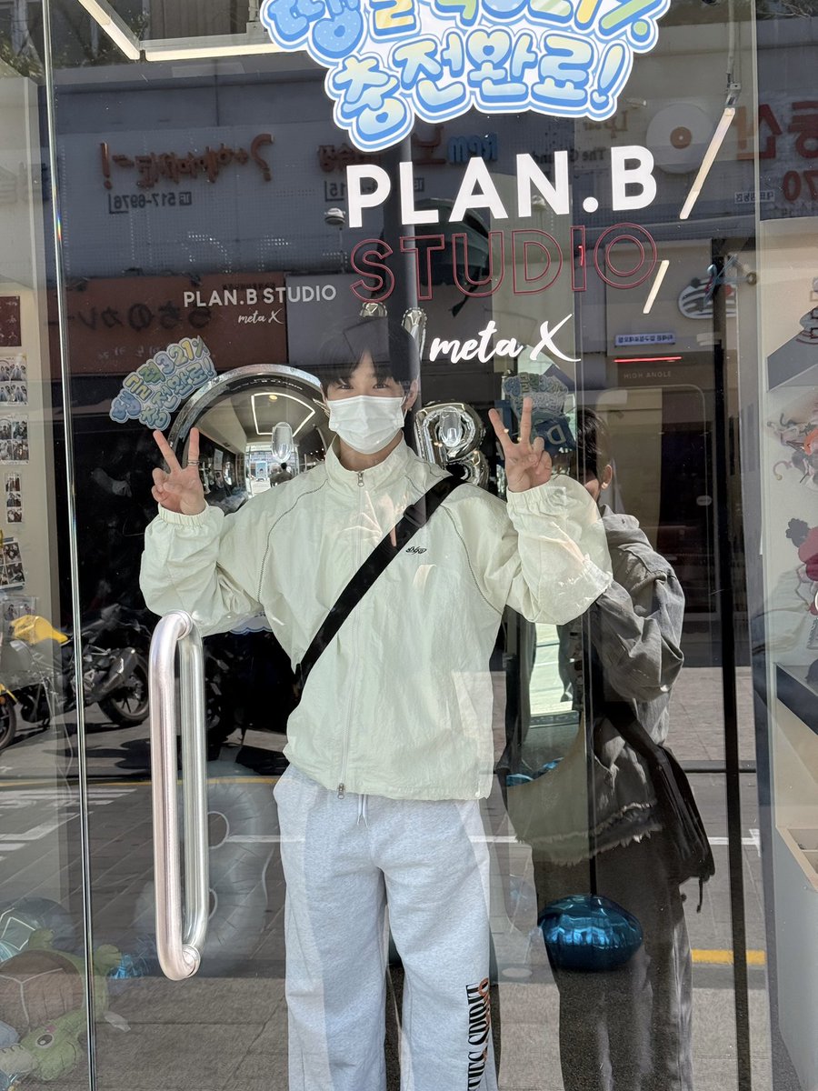 [#최한빈] 찬원아!! 생일 축하하구 늦었지만 남은 1시간도 행복하길 바란다!!
늘 고맙구 ㅅㄹㅎ하하하👍