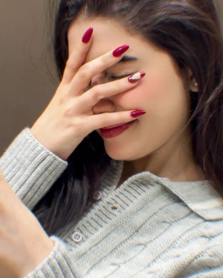 Idhar aao tum pe mantar fooku🫣

Taki tumhe mere alwa koi aur acha na lage🤗😍😍😍🤩😜😜