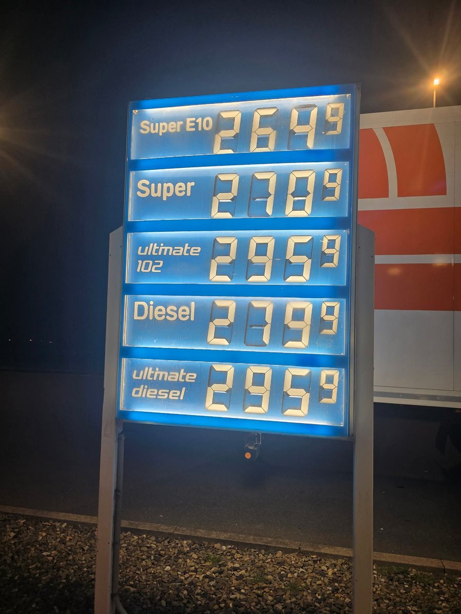 DexV 🇷🇴 tweet media