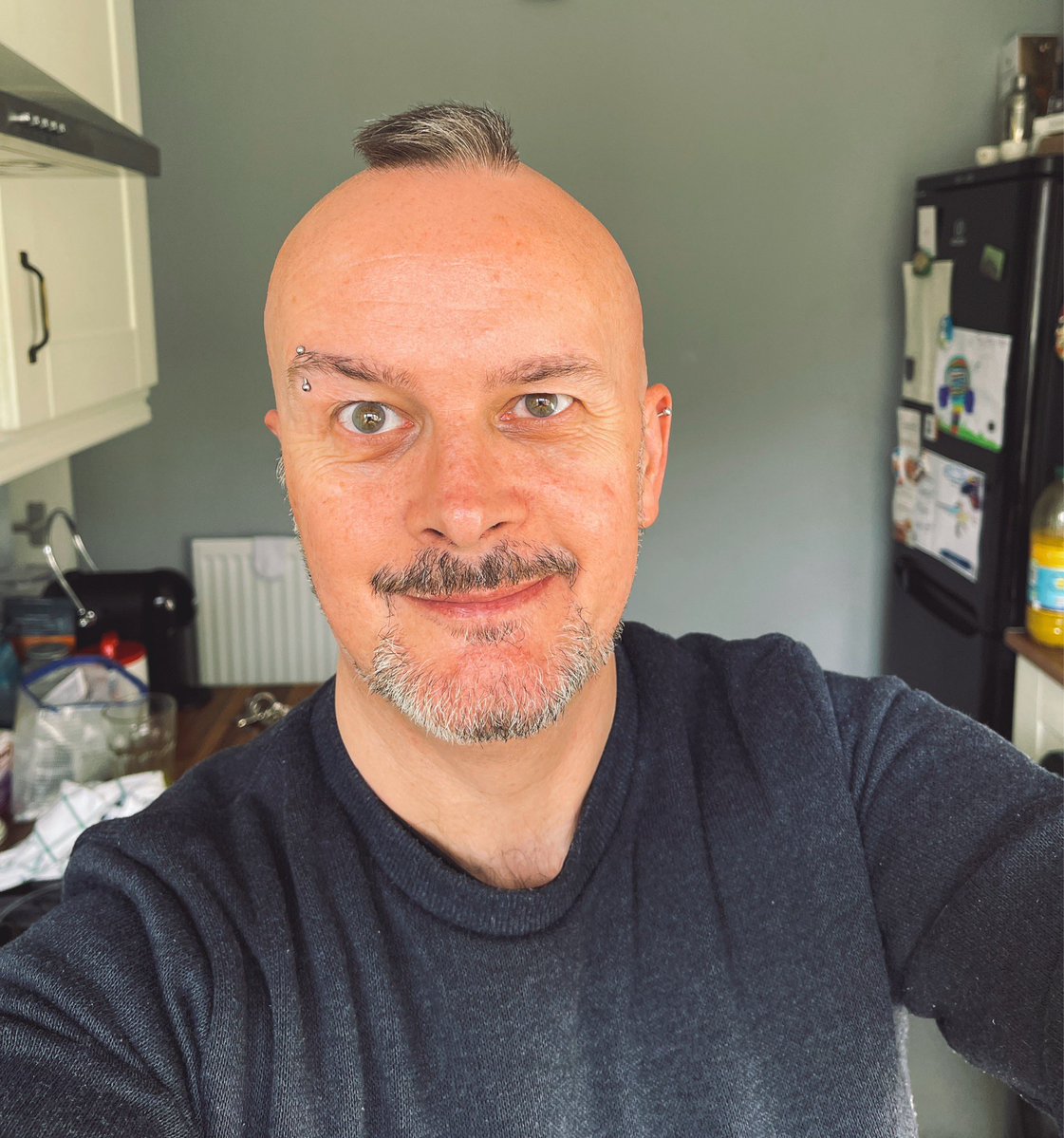 Rob ( sometimes Robert across a crowded Pub) tweet media