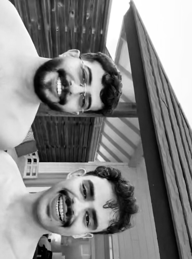 ₘᵢₘᵢ tweet media