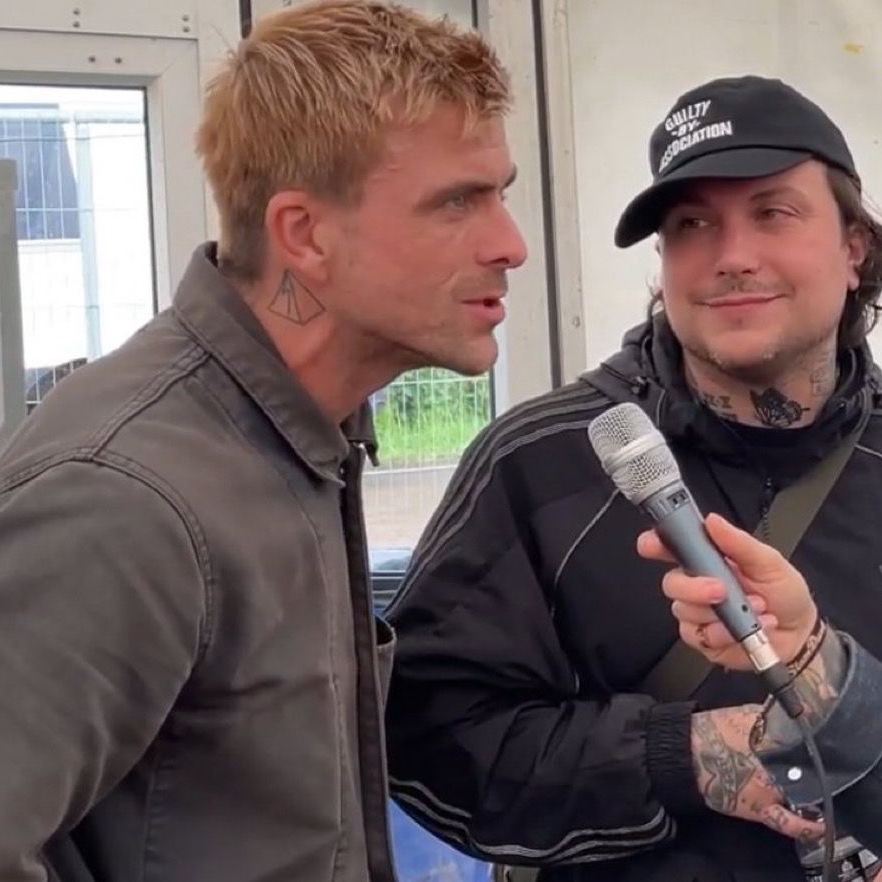 daily AG as otters 🦦 tweet media