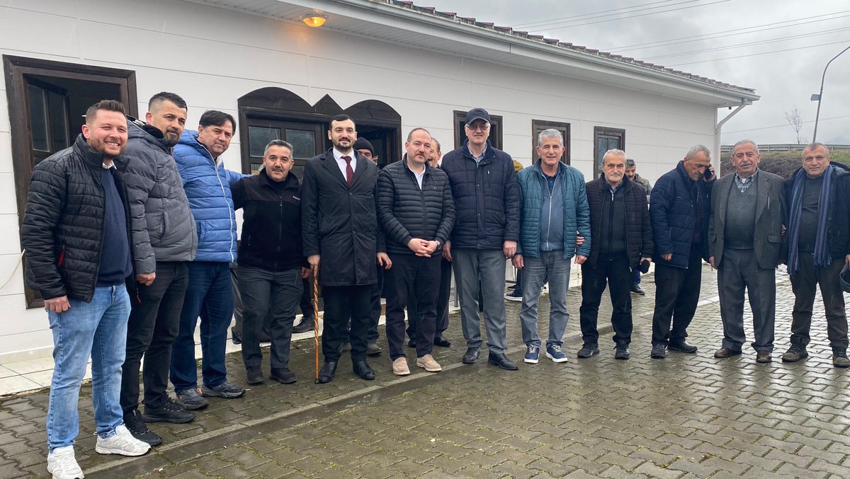 mengengovtr's tweet photo. 📌 Kaymakamımız Sayın Sercan Yıldız, Beşler Mahallesi Muhtarlığı tarafından düzenlenen bayramlaşma programına katıldı.

🪻 Gerçekleştirilen programda mahalle sakinleriyle bir araya gelen Kaymakam Yıldız, vatandaşlarla yakından ilgilenerek sohbet etti. Vatandaşların talep ve önerilerini dinledi. 

@_sercanyildiz #mengen #aşçılardiyarı