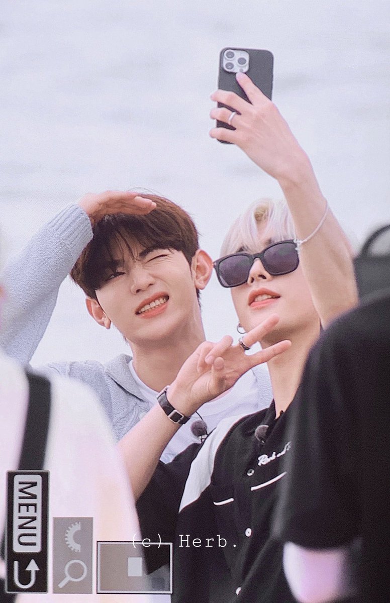 덮팝이.. tweet media