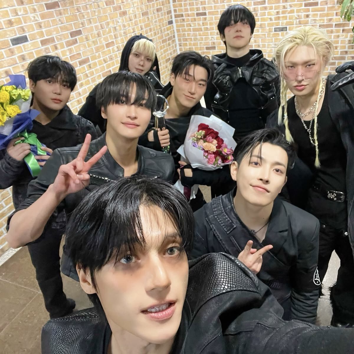 sani 𝜗𝜚 tweet media