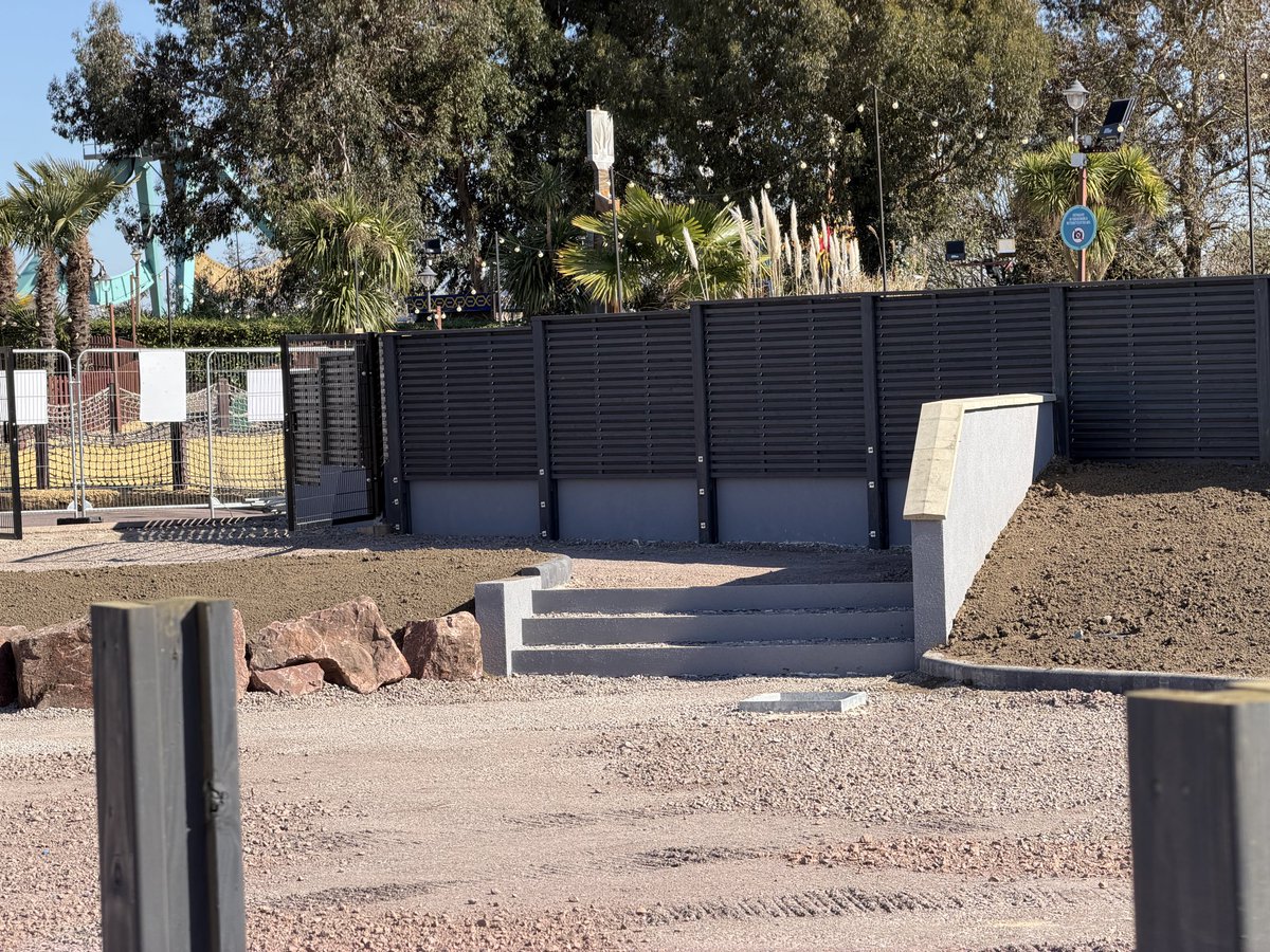 Attraction Source tweet media