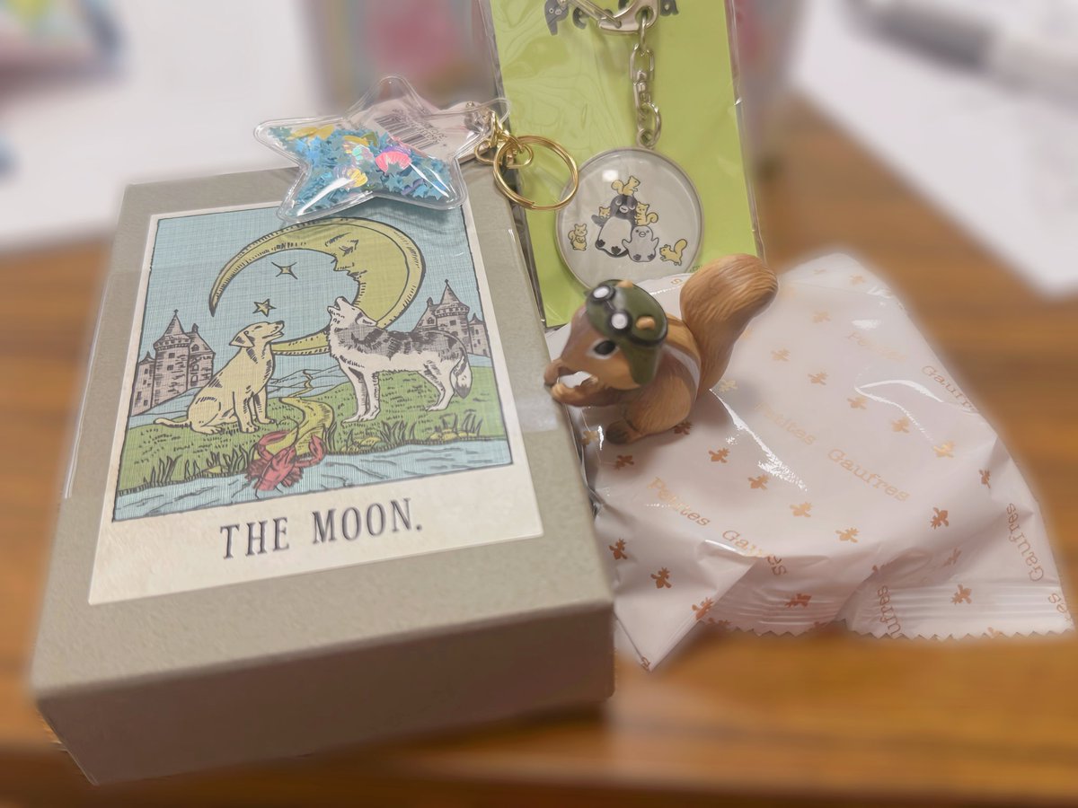 今日は毎公演後恒例のTri-anGle打ち合わせ✅
みんなで顔合わせて先を見据えた前向きな打ち合わせができて楽しかったな〜✏️📝
写真はみんなから頂いちゃったあれこれ📸！みんな私の好みを把握しすぎてる〜可愛すぎる〜ありがとうね〜🙌