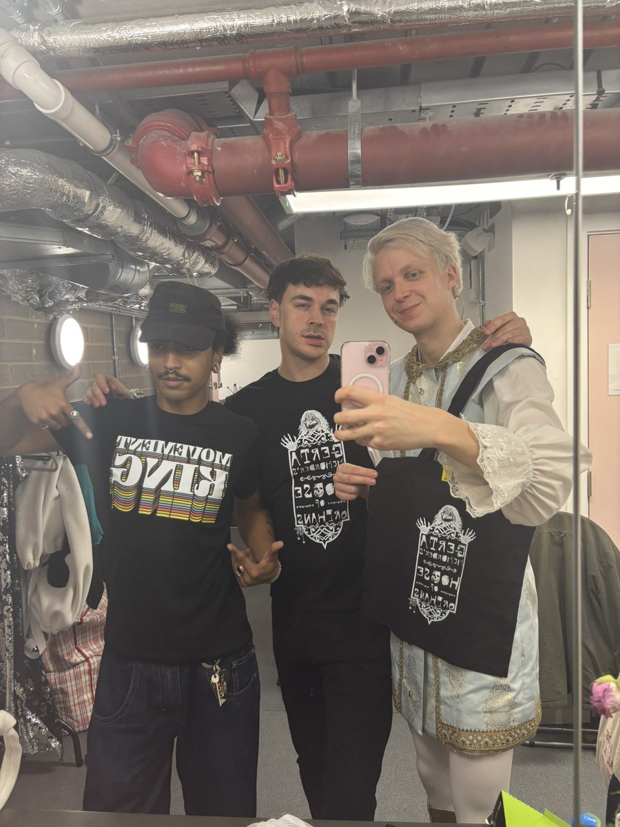 #FitPrince #UntrueDiana #GwynethGoesSkiing tweet media