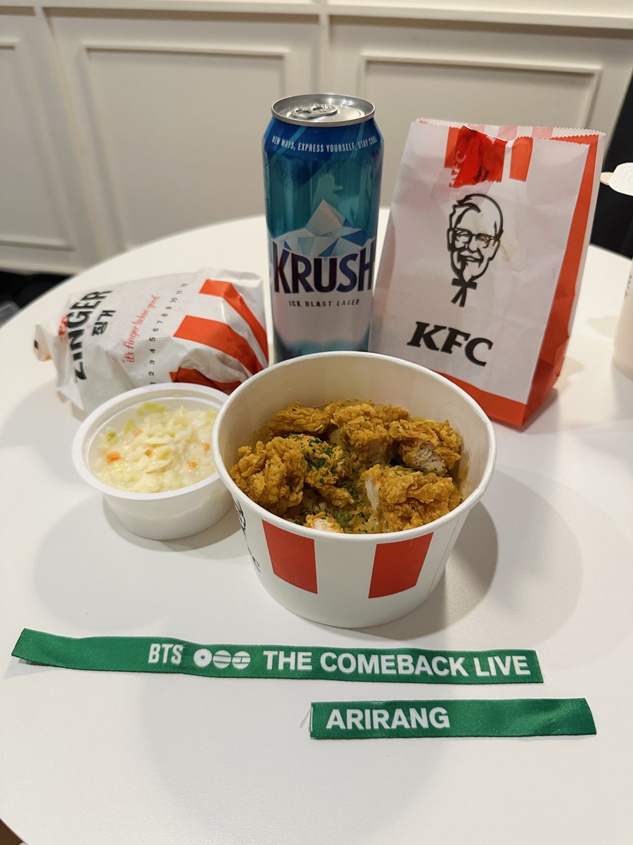 駅封鎖と道封鎖と寒くて凍えて体力など残っていなくてお店寄ってられなかったので、そうだね、ホテル帰ってケンタッキーで豪遊がいいね😉