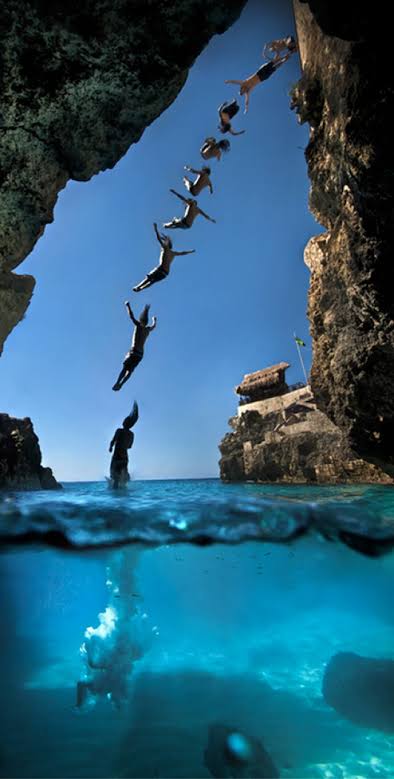 twb_io's tweet image. 23 of 100 Must-Try Experiences Around the World 

23. 🇯🇲 Negril – Cliff Diving 

#twb #exploreJamaica