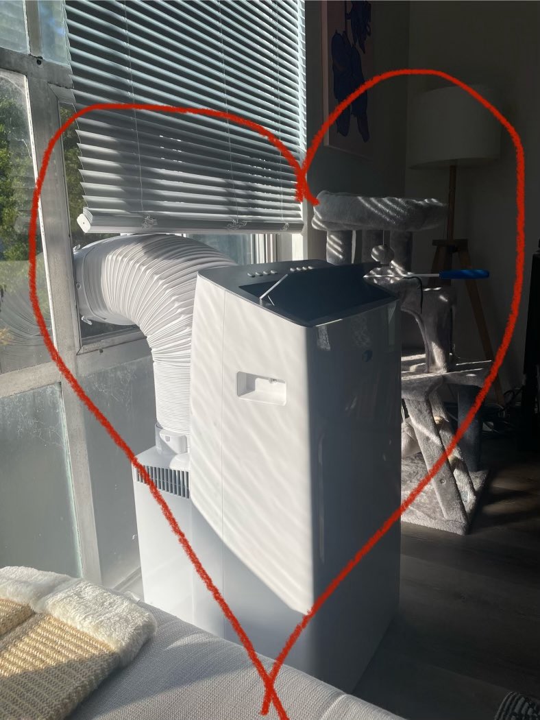 Val Gadgets tweet media