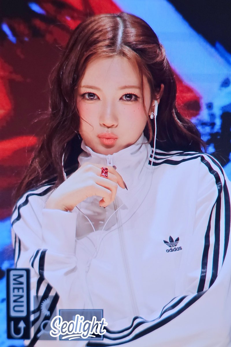 𝐒𝐞𝐨𝐋𝐢𝐠𝐡𝐭 tweet media