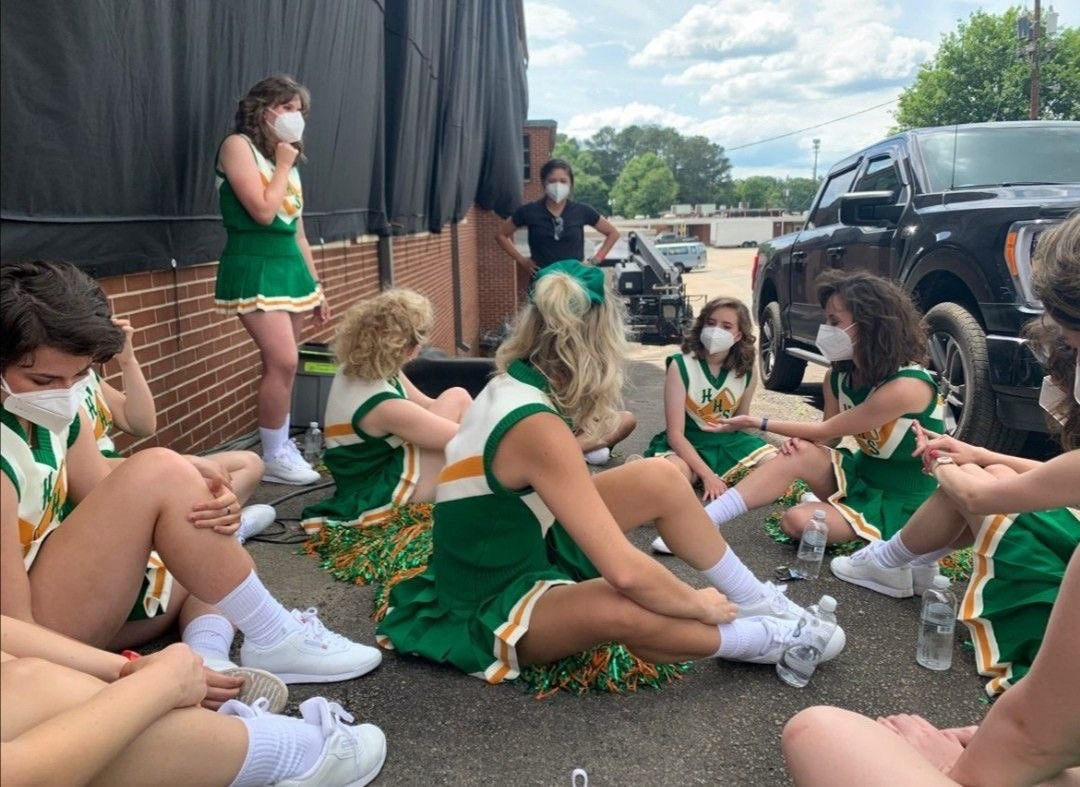 bella wants 3 waterfalls tweet media