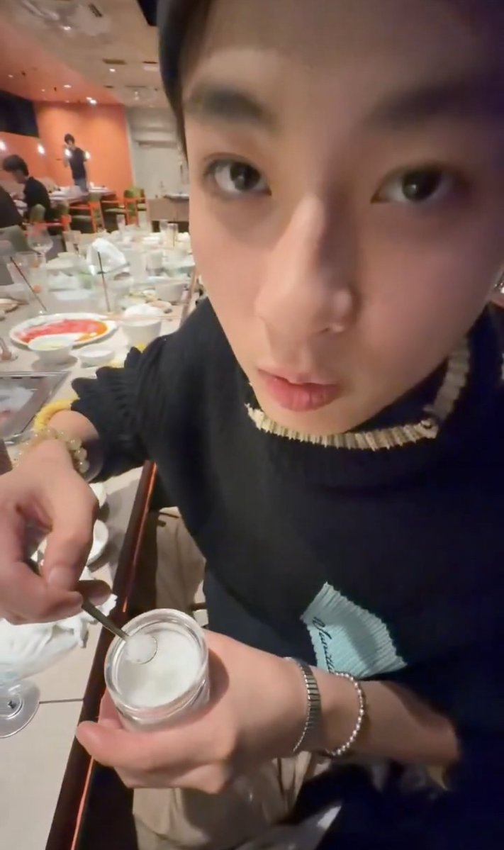 เฮียหมู tweet media