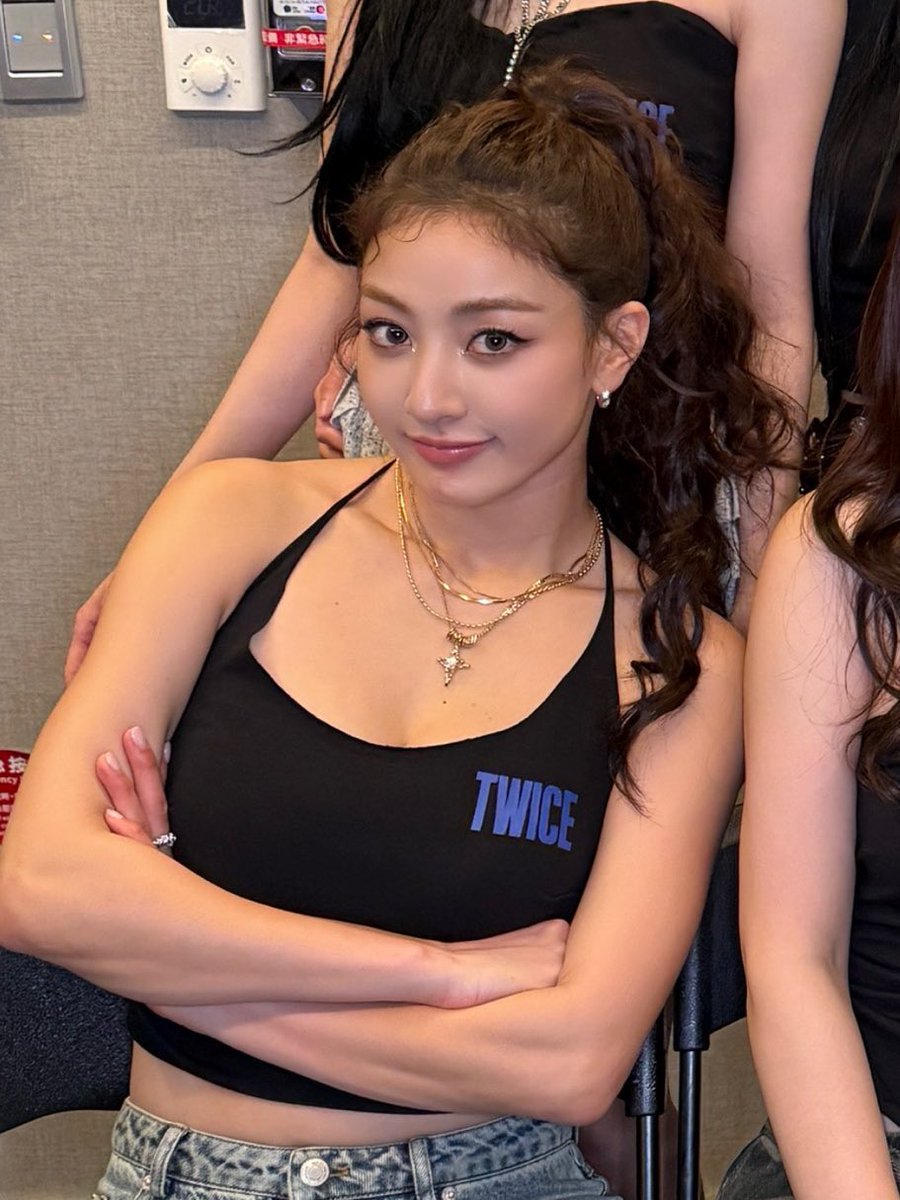 jihyo pics tweet media