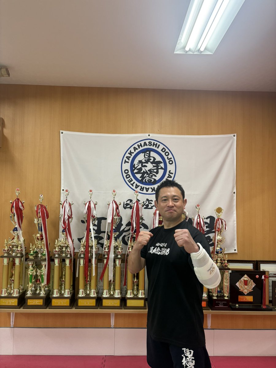 骨折から約1年。今週からようやく組手でも手を使えるようになりました。おじさんはやっぱり治りが遅いですね💦