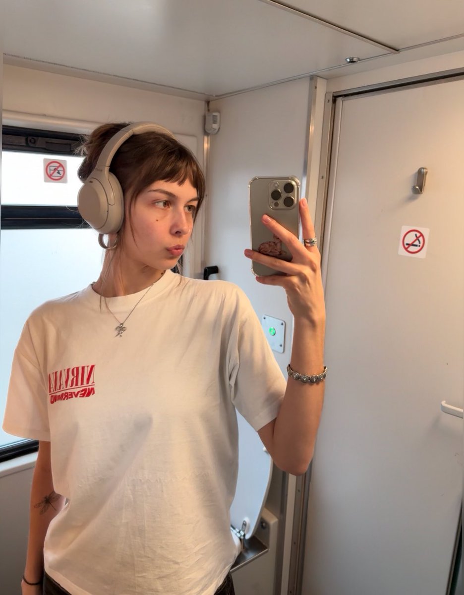 joxx⋆.ೃ࿔* tweet media