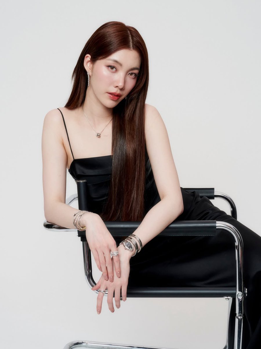 ormsmamihome's tweet photo. 20260323 - Orm has updated her IG post. (2)

My favorite Serpenti @Bulgariofficial 
#Bvlgari #BvlgariPartner

#OrmFriendOfBvlgari #Bvlgari
#OrmKornnaphat #ออมกรณ์นภัส
@Bulgariofficial @ormmormm https://t.co/RXH0wxlAnE
