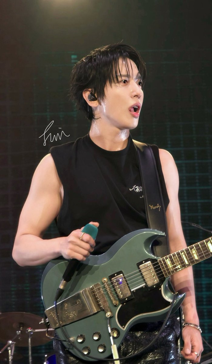 익신 Julia tweet media