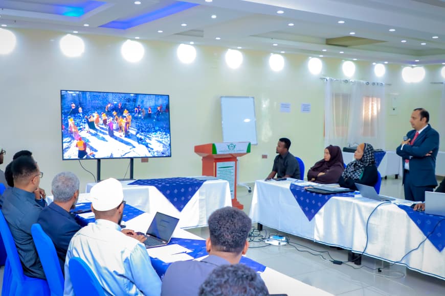 sinaansikastaba's tweet photo. 2nd Programme Steering Committee meeting of the Programme took place in Hargeisa on 11 March. Brought together government and FCDO stakeholders. Focused on progress in waste management, urban greening, and solar solutions in #Burao &amp; #Wajaale. Strong partnerships drive impact. https://t.co/34YsOtcbJE